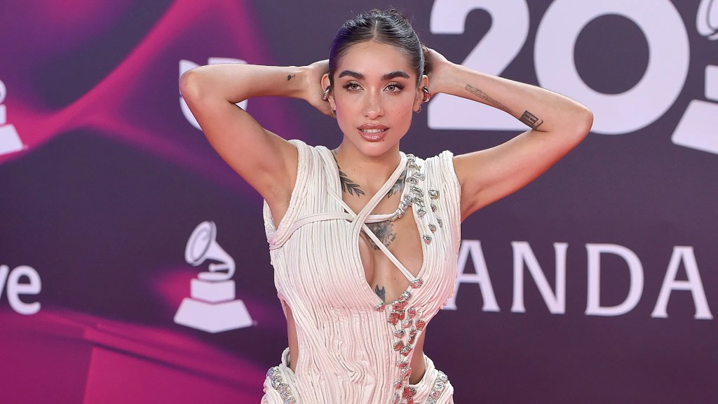 María Becerra se une con dos artistas para crear el éxito ´´Piscina´´, un tema que va perfecto para verano&nbsp;.