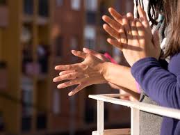 ¿Por qué el humano aplaude para mostrar&nbsp;aprobación?